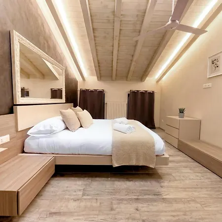 Luxury Duplex - Centro & Design アパート イゼーオ